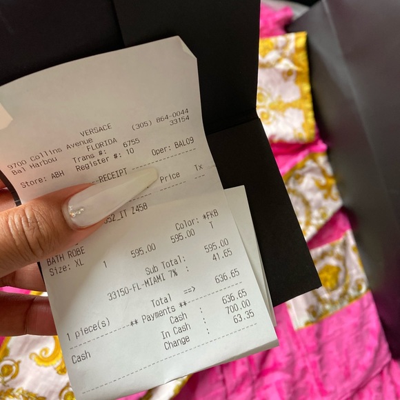 *****Sold*****Brand New Versace Robe - Picture 4 of 6